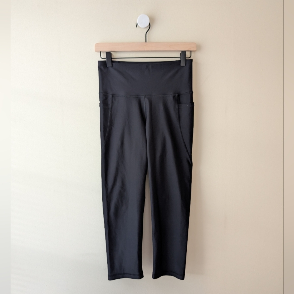 Old Navy Powersoft Black Crop Leggings M